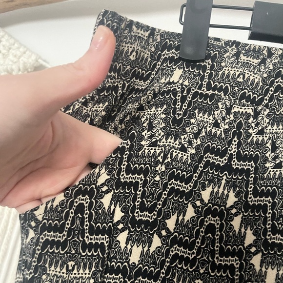 Old Money Boutique Chic Indoor/Outdoor Airy Pants Sz M - Picture 4 of 8